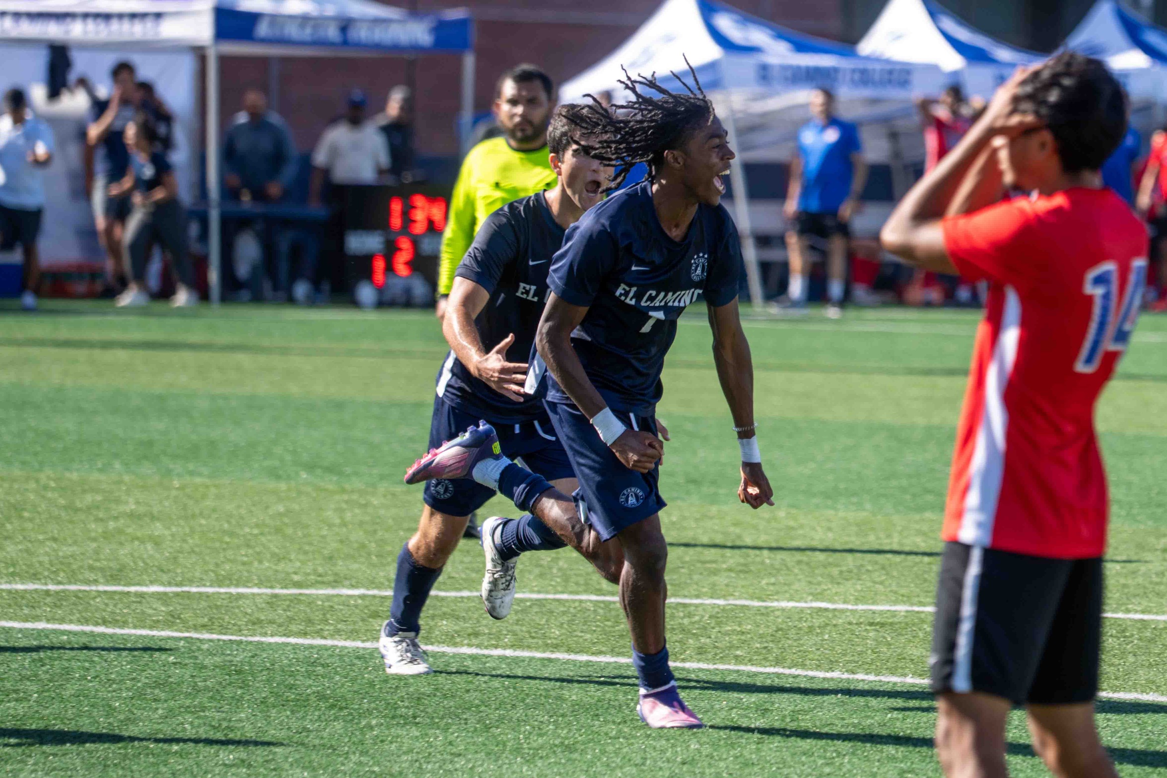 Dawkins Scores Late Winner over Cubs